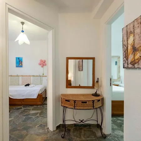 Paros' Slice Of Paradise *